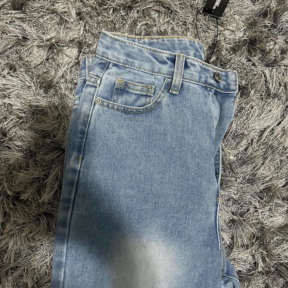 Light Blue Wash Ripped Split Hem Straight Leg Jeans